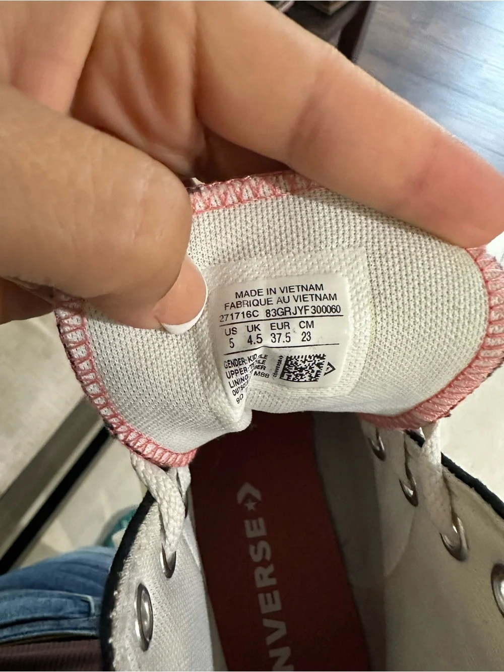 Converse - Picture 4 of 5